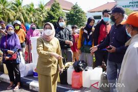 Pemkab Lumajang sediakan 7.200 liter  minyak goreng curah