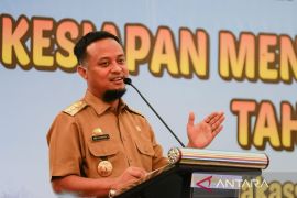 Gubernur Sulsel tambah 10 persen bonus THR dan gaji  ke-13 ASN
