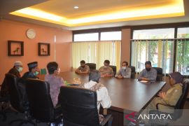 Bupati : Polemik pengelolaan sawit plasma Desa Kolam Kanan harus ada titik temu