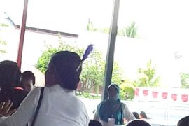 Memaknai identitas adat perempuan Biak dari penggunaan "asis"