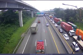 Polri mulai lakukan "contraflow' di KM 47 Tol Jakarta-Cikampek