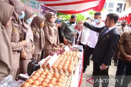 Mentan buka pasar tani dan gelar pangan berkualitas di Sulsel