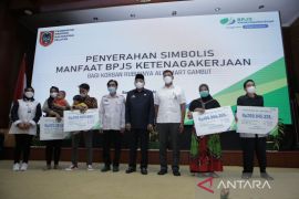 BPJAMSOSTEK santuni empat korban jiwa Alfamart roboh di Kalsel total Rp950 juta