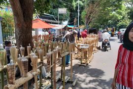 Pedagang "obor ela-ela" di Ternate raup untung jelang Lebaran