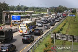 Uji coba ganjil genap tol Jakarta - Kalikangkung