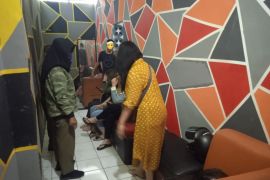 Tempat karaoke di Kudus masih nekat beroperasi
