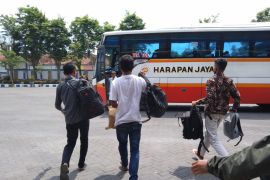 Jumlah pemudik datang di Terminal Gayatri Tulungagung meningkat