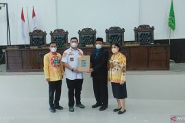 LKPJ Bupati Labura TA 2021 tanpa pandangan akhir fraksi