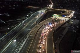 Arus keluar GT Cileunyi ke arah Nagreg mulai padat pemudik H-4 malam