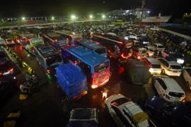 Kemacetan Di Pelabuhan Merak Pemudik Tujuan Sumatera