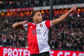 Lima gol, Feyenoord taklukkan Olympique Marseille