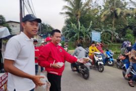 DPC PDIP Depok tebar berkah dan kebahagiaan Ramadhan ke kaum dhuafa