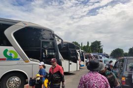 Terminal Kalideres siapkan bus bantuan