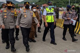 Wakapolri sebut volume kendaraan masuk Pelabuhan Merak masih tinggi