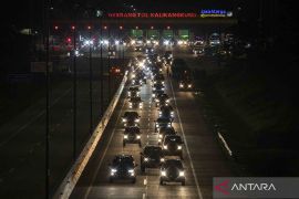 Penerapan "one way' ruas tol Japek-GT Kalikangkung diperpanjang