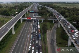 Pintu masuk pemberlakuan satu arah digeser ke Cikarang Utama