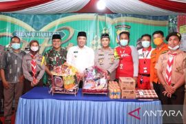 Forkopimda Sampang bagikan parsel kepada petugas pengamanan mudik Lebaran