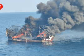 Kapal nelayan terbakar di Teluk Jakarta, 10 ABK diselamatkan TNI AL