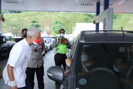 Gubernur Jateng sapa pemudik di dua "rest area" di tol Semarang-Solo