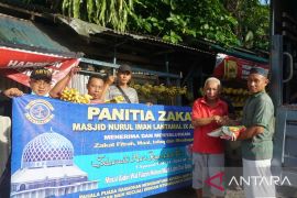 Lantamal IX Ambon salurkan 910 kg beras zakat jelang Idul Fitri 1443 H, berbagi kasih