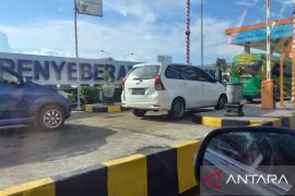 Antrean pemudik di Penyeberangan Gilimanuk masih terjadi hingga Minggu