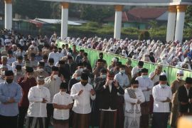 Sholat Idul Fitri Page 1 Small