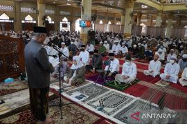 Bupati HSS gembira bisa kembali sholat ied bersama warga