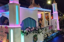 Ratusan mobil hias  pawai  takbir  sambut Idul Fitri di Medan