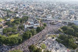 Shalat Idul Fitri di Bundaran Air Mancur Palembang Page 4 Small