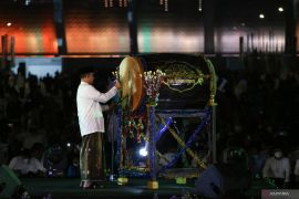 Atraksi tabuh bedug Jakarta