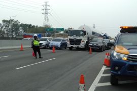 Petugas terapkan buka tutup Jalan Layang Tol MBZ secara situasional