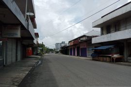 Kondisi pasar Tanjung Pandan tampak sepi