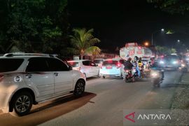 Pengendara dari arah Bandung ke Cianjur manfaatkan dua jalur