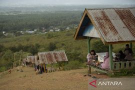 Libur Lebaran di Perbukitan Alam Page 2 Small