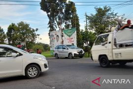 Kendaraan pelat nomor luar Madura padati jalur Pamekasan