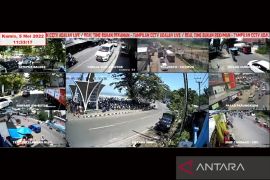 Jalur wisata Palabuhanratu-Cisolok hingga siang ini ramai lancar