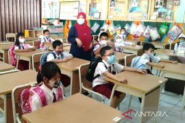 12 Mei, Pelajar di DKI mulai masuk sekolah