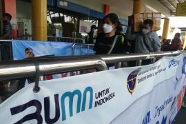 Penumpang mudik masih  tampak di Pelabuhan Tanjung Priok