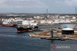 Harga minyak hampir datar, kekhawatiran resesi imbangi prospek permintaan