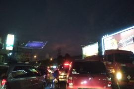 Jalur lalu lintas Bojonegoro menuju Surabaya terpantau padat