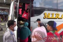 Terminal Ngawi sediakan bus cadangan untuk angkut penumpang arus balik