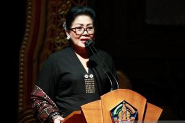 Dekranasda: Pameran IKM Bali Bangkit untuk jaga warisan tenun endek