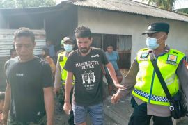 Imigrasi periksa WNA Turki yang terdampar di perairan utara Bali