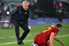 Pelatih Mourinho tegaskan akan bertahan di AS Roma