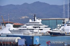 Italia akan menyita kapal pesiar yang dikaitkan dengan Putin