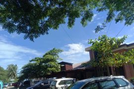 Warung makan pesisir Majene dipadati pemudik yang kembali pulang