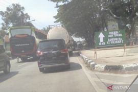Akses ke sejumlah gerbang tol di Karawang ditutup akibat one way