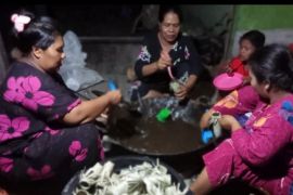 Tradisi masak dodol oleh - oleh lebaran masih bertahan di Palas