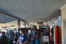 Penumpang arus balik di bandara Belitung capai 6.022 orang