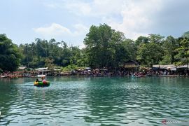 Pengunjung Situ Cipanten Majalengka membludak di musim libur